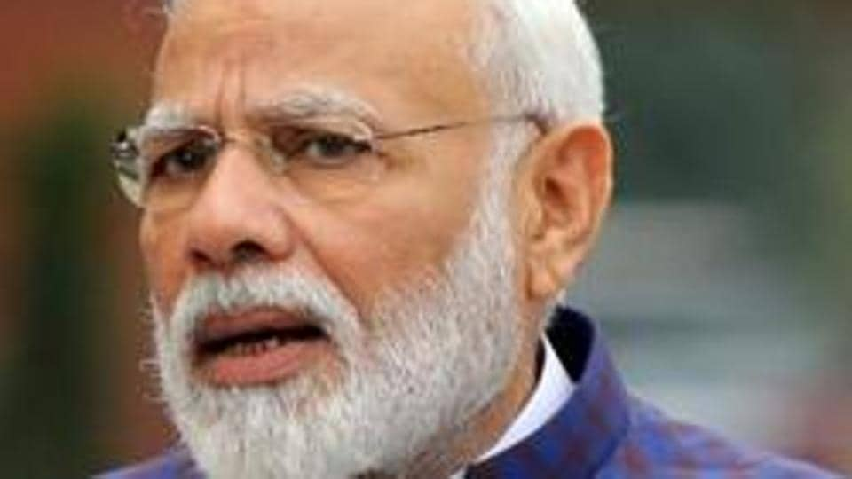 PM Modi hails street vendors, slams Oppn