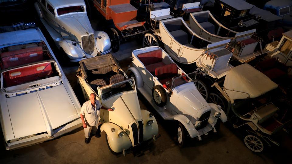 Man In Egypt Collects Over 100 Vintage Cars In A Span Of 50 Years Trending Hindustan Times