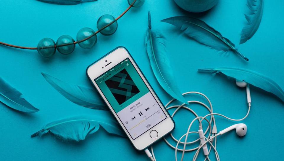 Listen to music and do some light exercise while recovering from Omicron (Unplash) Listen to music and do some light exercise while recovering from Omicron (Unplash)