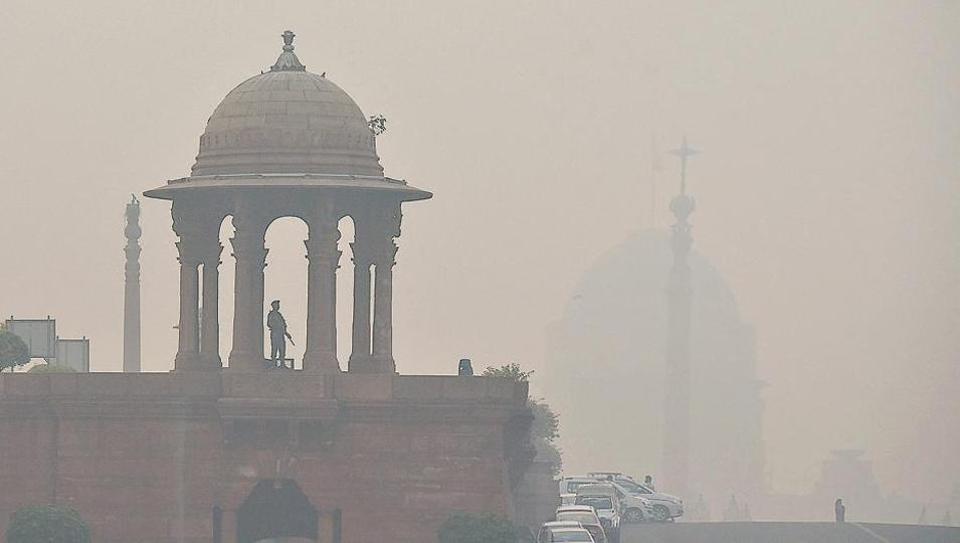 Change in wind pattern covers Delhi in a thick blanket of smoke ...