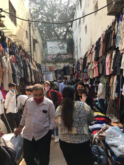 BandraRoad's Secrets of the Street: Sarojini Nagar Market | Delhi shopping,  Bags, Market shopping