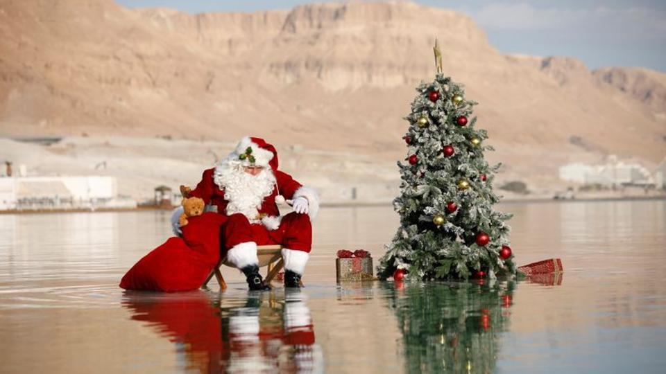 Santa Claus Brings Dead Sea To Life With Tree To Spread Christmas Cheer Hindustan Times 7 merry christmas 2020 tree hd images faqs. santa claus brings dead sea to life