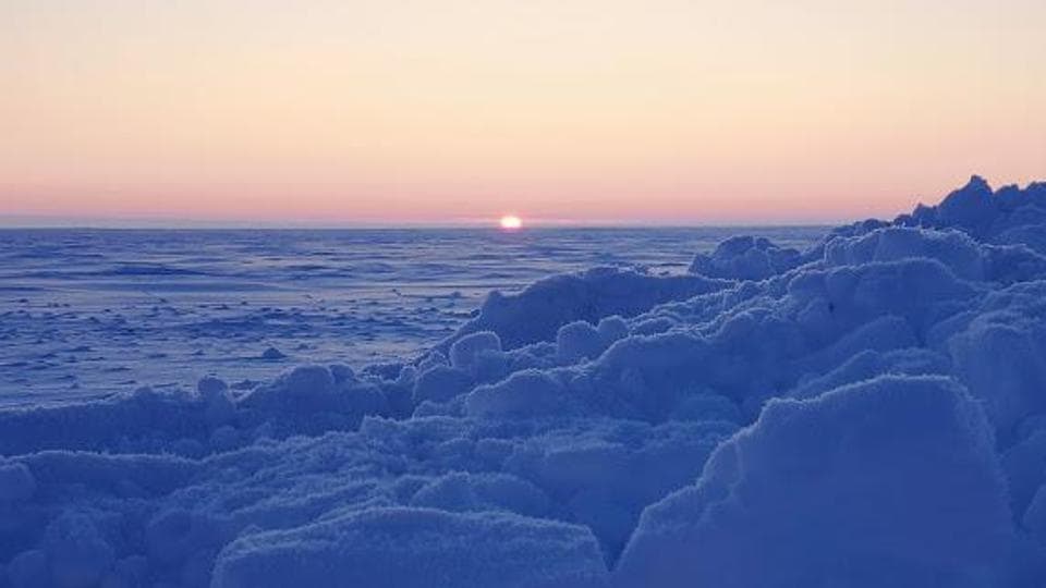 Alaskan town Utqiagvik sinks into darkness for 66 days