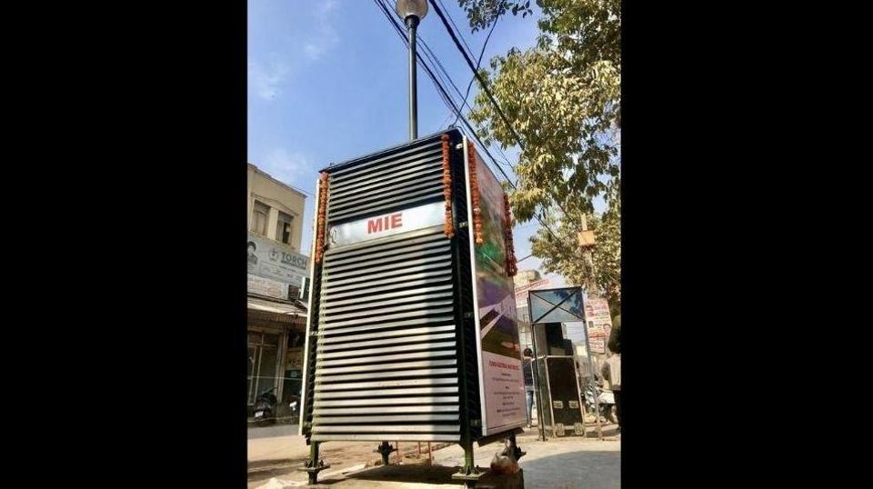 Giant air purifier inaugurated in East Delhi’s Krishna Nagar market by