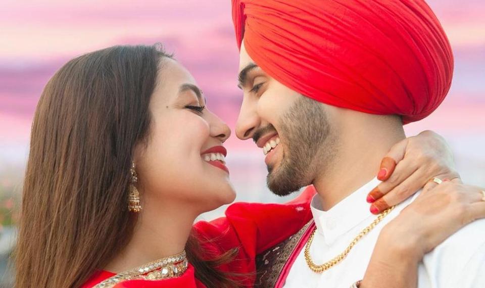 Rohanpreet Singh Shares Unseen Photo With Neha Kakkar As They Celebrate One Month Of Wedding 