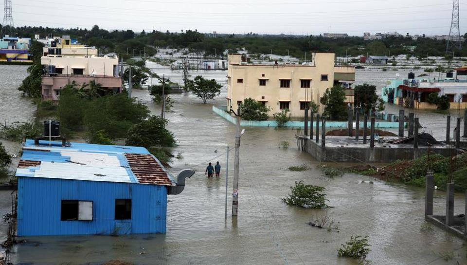 4 Die, Major Damage Averted As Cyclone Nivar Make Landfall - Hindustan ...