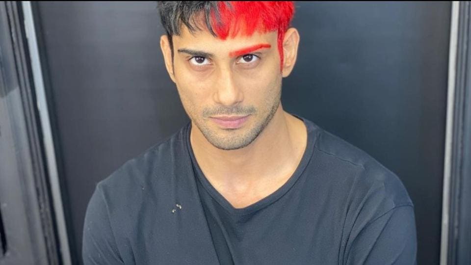 Prateik Babbar Dyes One Eyebrow And Half His Hair Red Tiger Shroff Says Only You Could Make This Look That Good Bollywood Hindustan Times