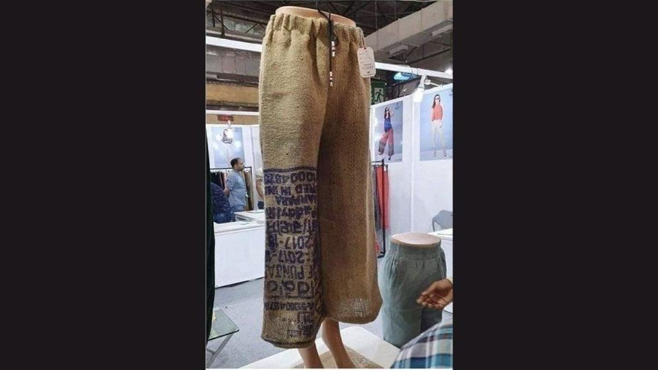 Potato sack but make it fashion? Looks like potato sack pants are the new  trend | Trending - Hindustan Times