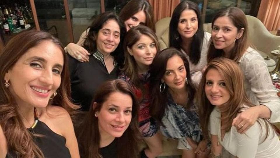 Maheep, Bhavana, Seema and Neelam had a Fabulous Lives of Bollywood Wives reunion, with cameos by Sussanne Khan, Kanika Kapoor. See pics