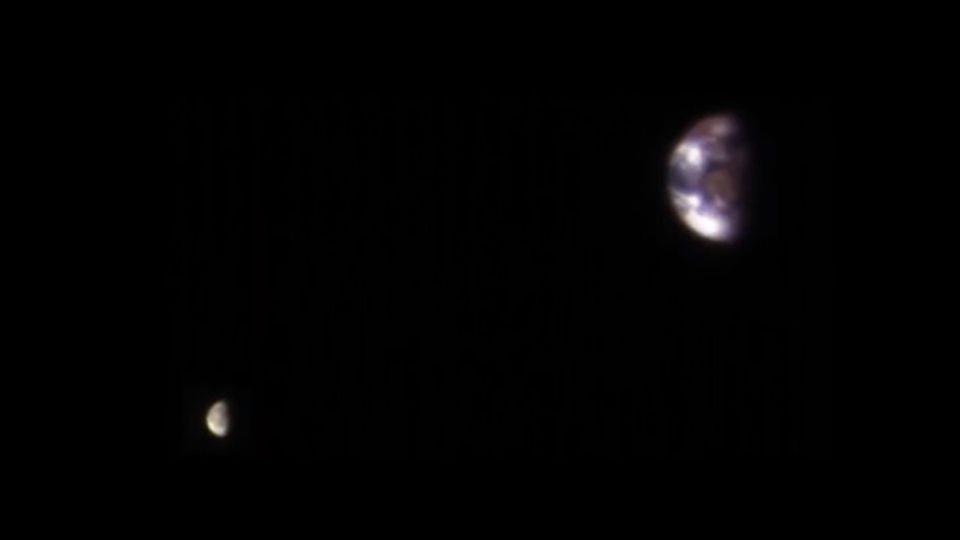 Check Out High Resolution Images Of Mars Captured By Orbiter On Mission For Nearly 15 Years Trending Hindustan Times
