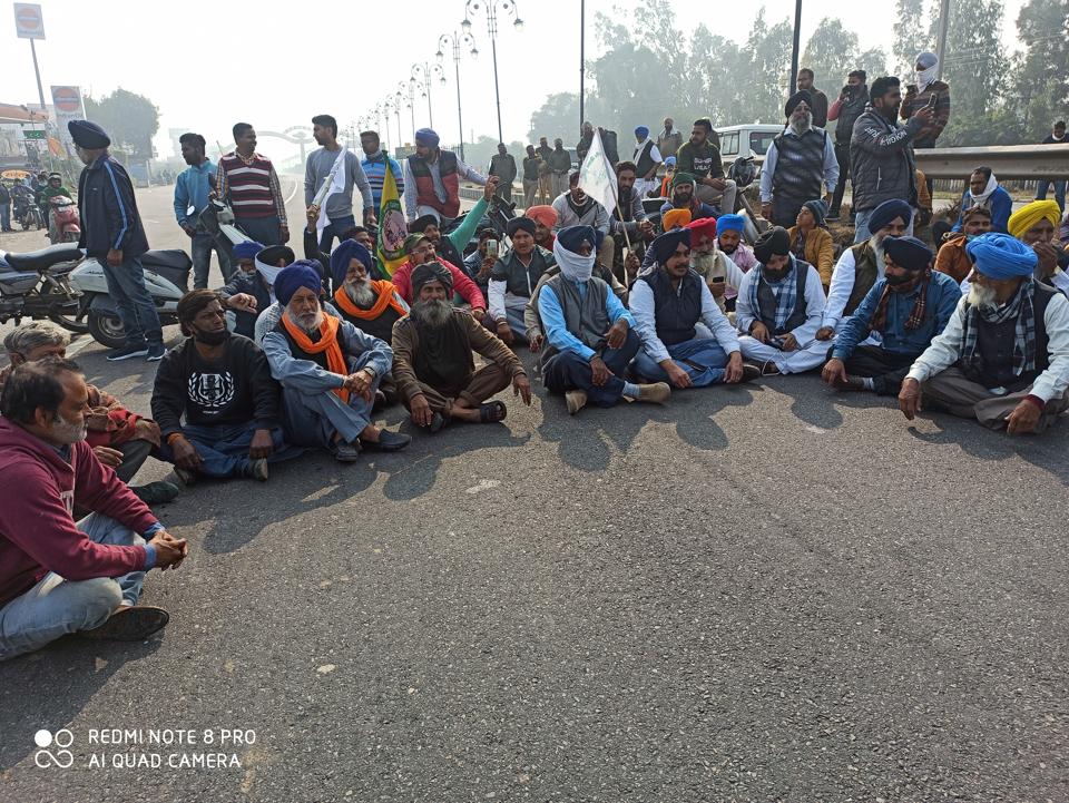 Bharat Bandh: Farmers block NH-44, raise anti-govt slogans in Ambala