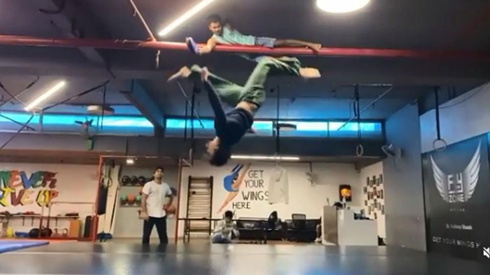 Tiger Shroff literally hits the roof with his 10-feet-high kick, Disha Patani calls him ‘insane’