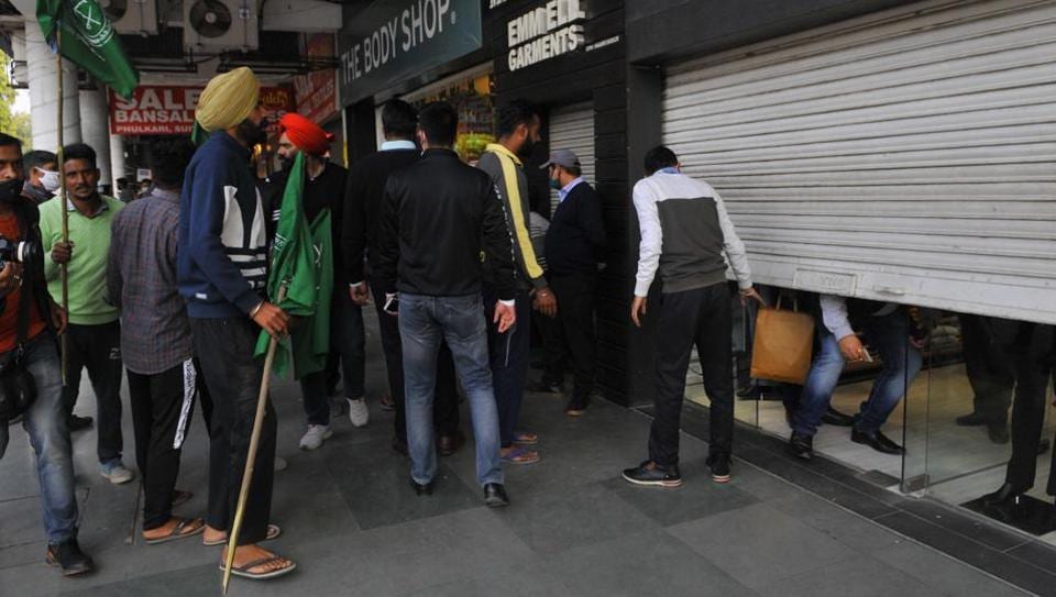 Bharat Bandh Markets Remain Open In Chandigarh Panchkula Hindustan Times See 71 reviews, articles, and 70 photos of sector 17 market, ranked no.11 on tripadvisor among 57 attractions in chandigarh. bharat bandh markets remain open in