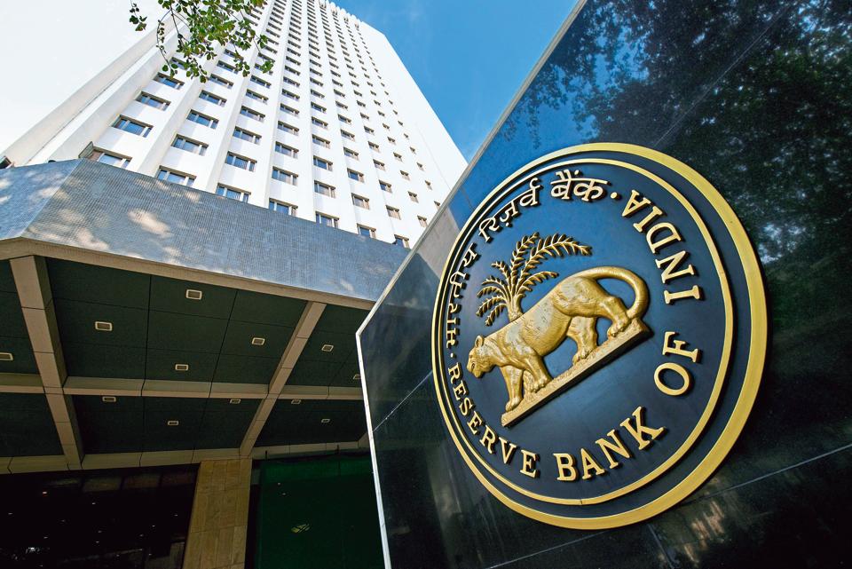 believe that if RBI continues to press ahead with front-loaded rate tightening, instead of easing tightening efforts on the back of the recent fall in commodity prices, it can gain credibility points. (Mint Archives) believe that if RBI continues to press ahead with front-loaded rate tightening, instead of easing tightening efforts on the back of the recent fall in commodity prices, it can gain credibility points. (Mint Archives)