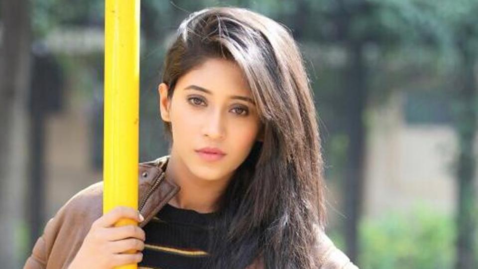 Shivangi Joshi on TV actors being looked down upon: I once wanted to wear  this designer's outfit but my team was told that they don't give clothes to  TV actors - Hindustan