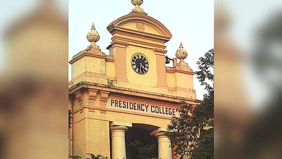 SFI holds demonstration demanding opening of Presidency University