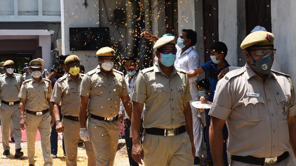 Delhi police asks personnel to register phone numbers ...