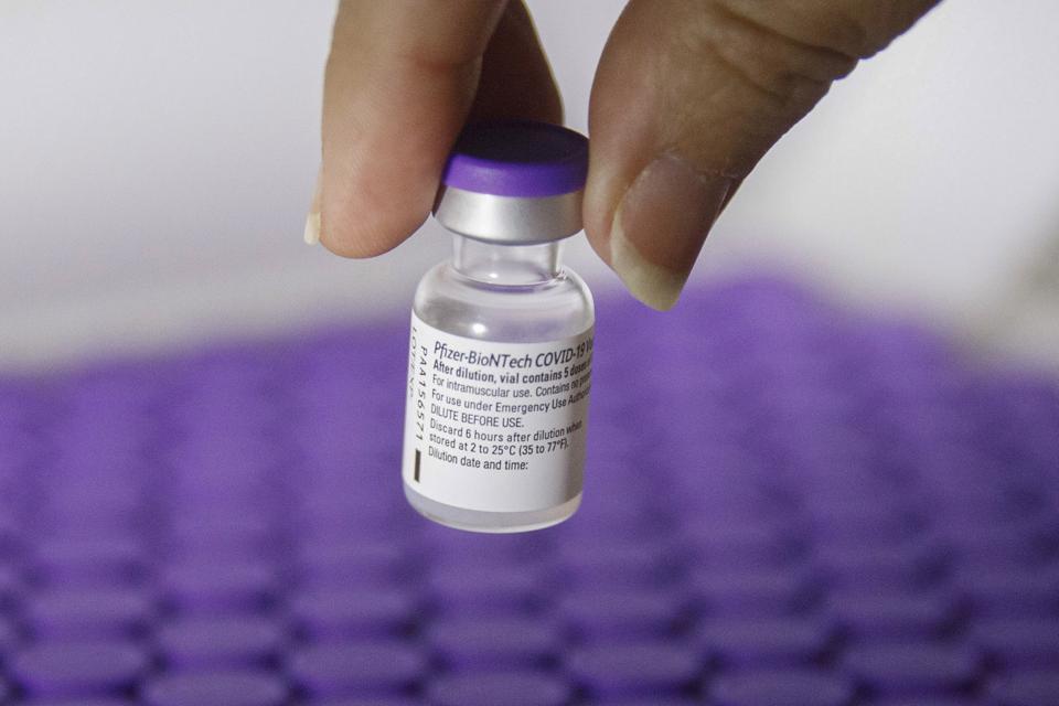 Uk Vaccines Could End Covid 19 Lockdowns From February Mail World News Hindustan Times<script async src=