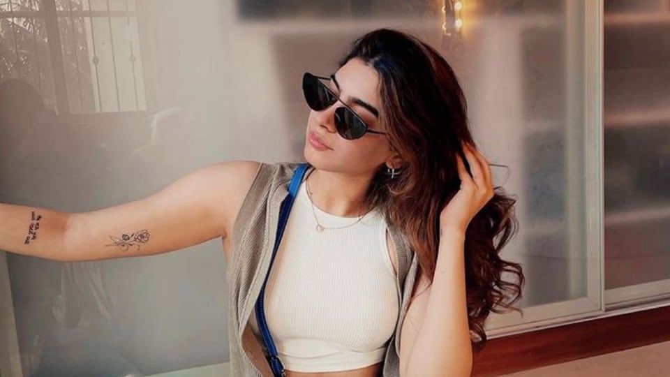 Khushi Kapoor shows new tattoos in pic from 'Sunday shenanigans', Anurag  Kashyap's daughter Aaliyah calls her a 'model' | Bollywood - Hindustan Times