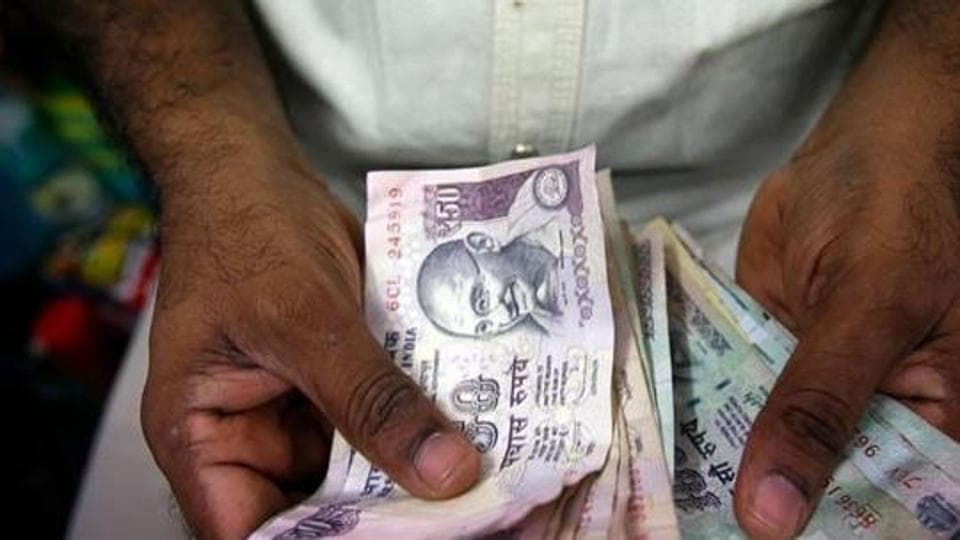 Rupee Settles 6 Paise Higher At 73 49 Against Us Dollar Hindustan Times