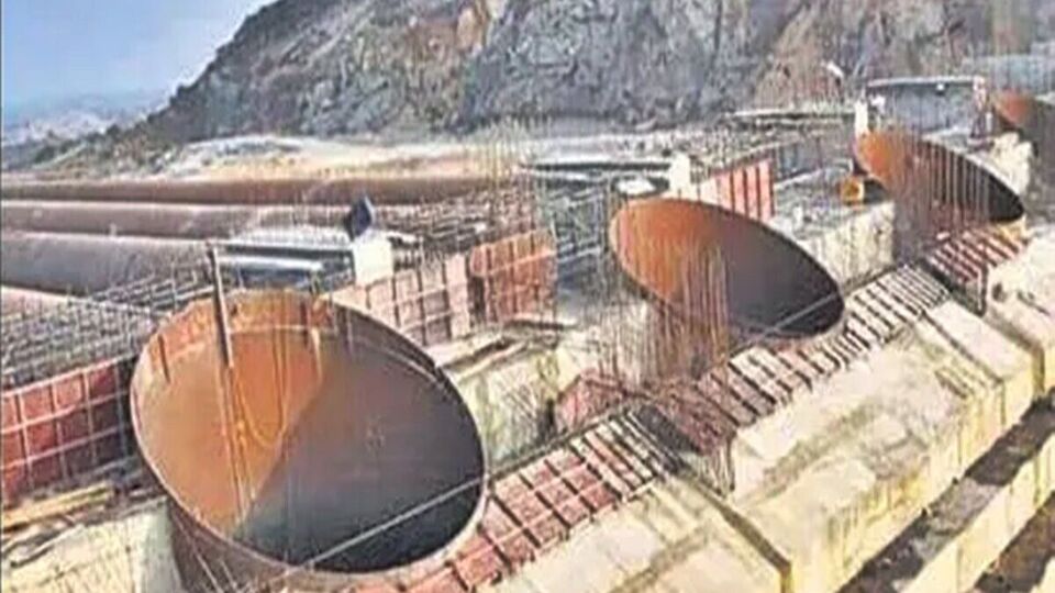 சுரங்கத்தில் கிரேன் கம்பி அறுந்து விழுந்ததில் 5 தொழிலாளர்கள் உயிரிழப்பு