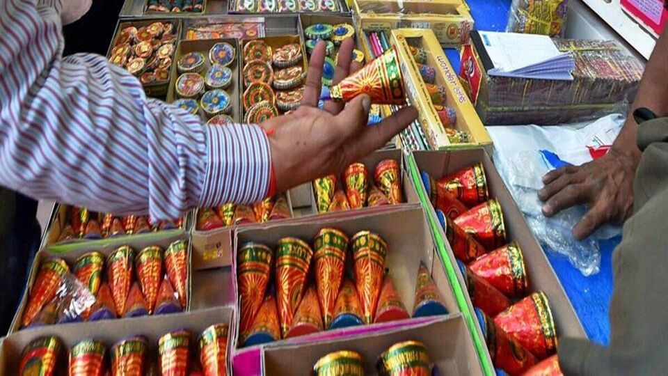 Crackers bursting time in Tamil Nadu தீபாவளியன்று பட்டாசு வெடிக்க