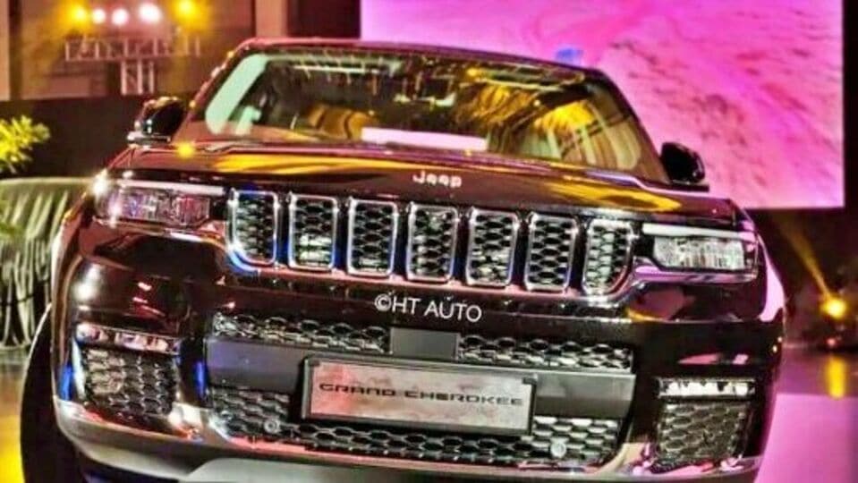 Jeep Grand Cherokee புதிய வசதிகளுடன் களமிறங்கிய Grand Cherokee!jeep