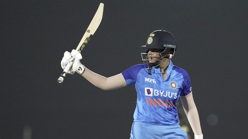 ICC U-19 Worldcup:ஒரே ஓவரில் 26 ரன்கள்.. பந்தை சிதறவிட்ட இந்திய இளம் வீராங்கனை!