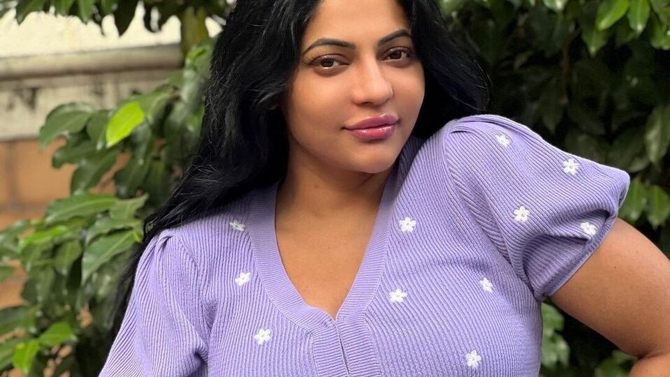 Reshma Pasupuleti : ஹாட் லுக்கில் ரேஷ்மா.. வைரல் க்ளிக்ஸ் இதோ!