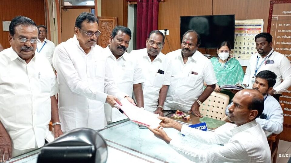 ஈ.வி.கே.எஸ் இளங்கோவன் வேட்புமனு தாக்கல் - அண்ணா மலை மிகப்பெரிய மனிதர்!