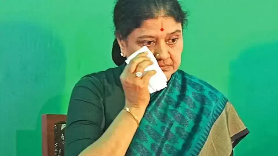 எல்லோரும் ஒன்றிணையும் நேரம் வந்துவிட்டது! அண்ணா நினைவிடத்தில் சசிகலா பேட்டி