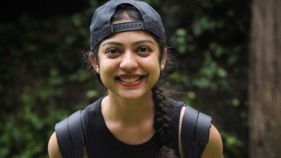 Varsha Bollamma: இளமையின் அதிசயம்- நடிகை வர்ஷா க்யூட் க்ளிக்!