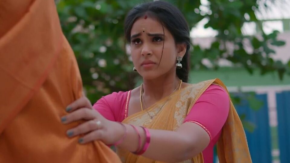 Amudhavum Annalakshmiyum:அமுதாவை காலைப்பிடித்து கெஞ்ச வைத்த உமா; இன்றைய அப்டேட்!