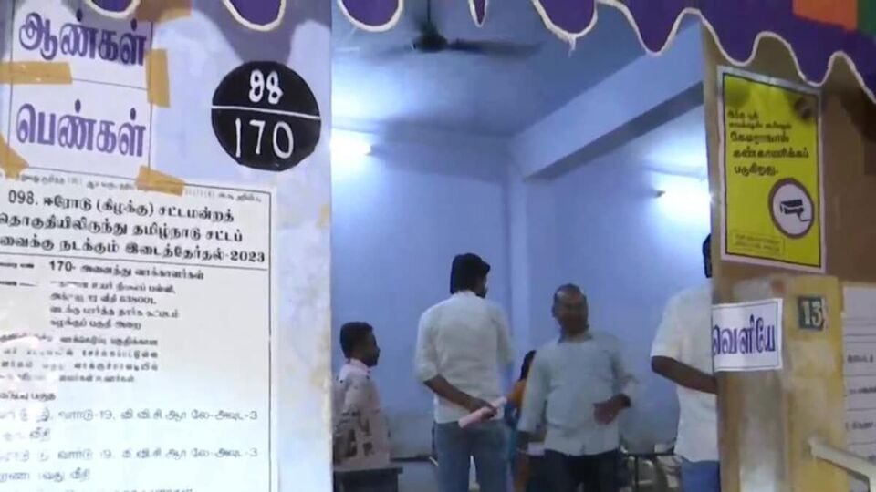 Erode Bypolls: அனல் பறக்கும் தேர்தல் களம்; 11 மணி வாக்குசதவீத நிலவரம் இங்கே!