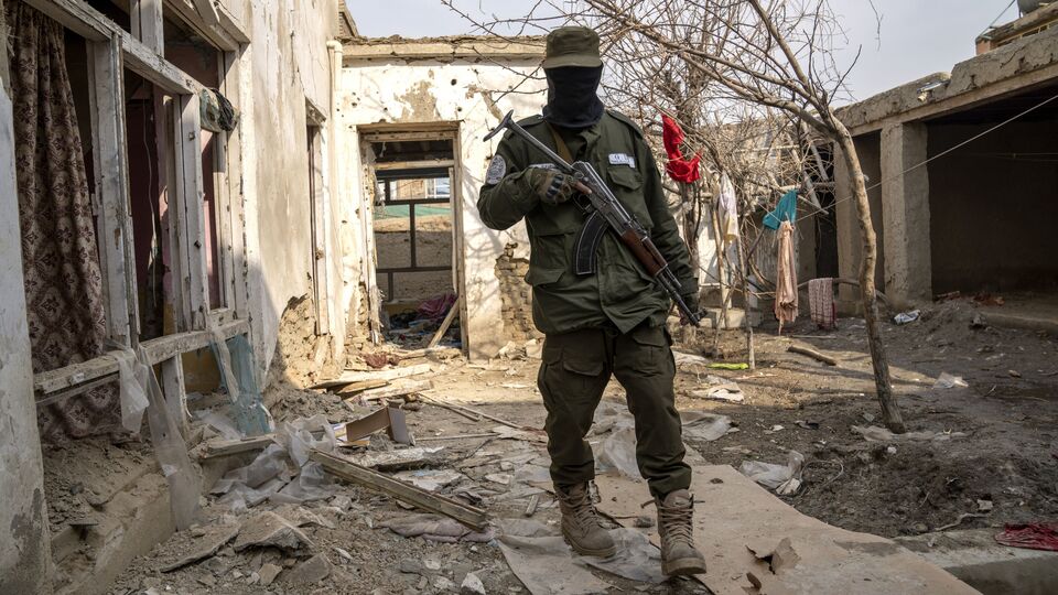 Afghan: ஆப்கானிஸ்தானில் ஐ.எஸ். கமாண்டரை கொன்ற தலிபான்கள்