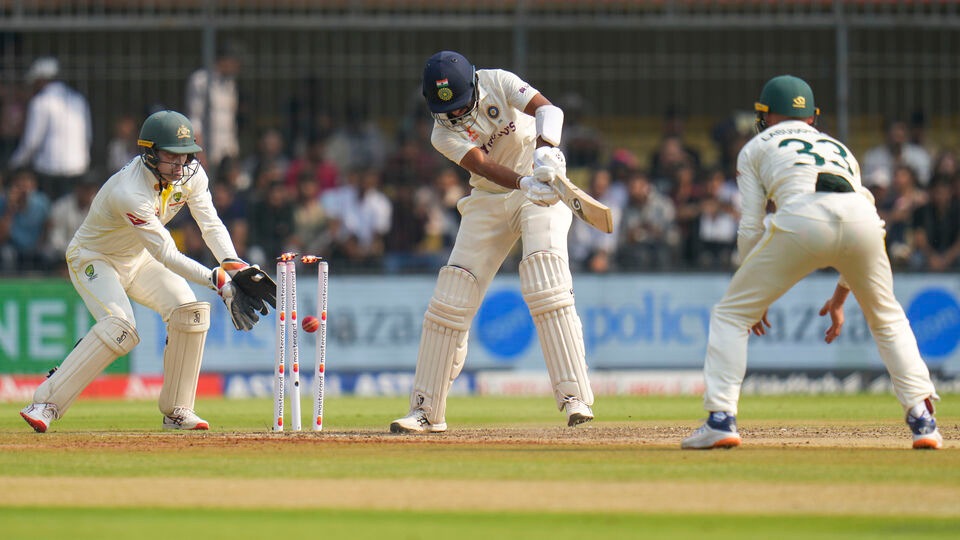 IND vs AUS:1st இன்னிங்சில் தடுமாறும் இந்திய அணி..பேட்டிங்கில் சொதப்பிய வீரர்கள்