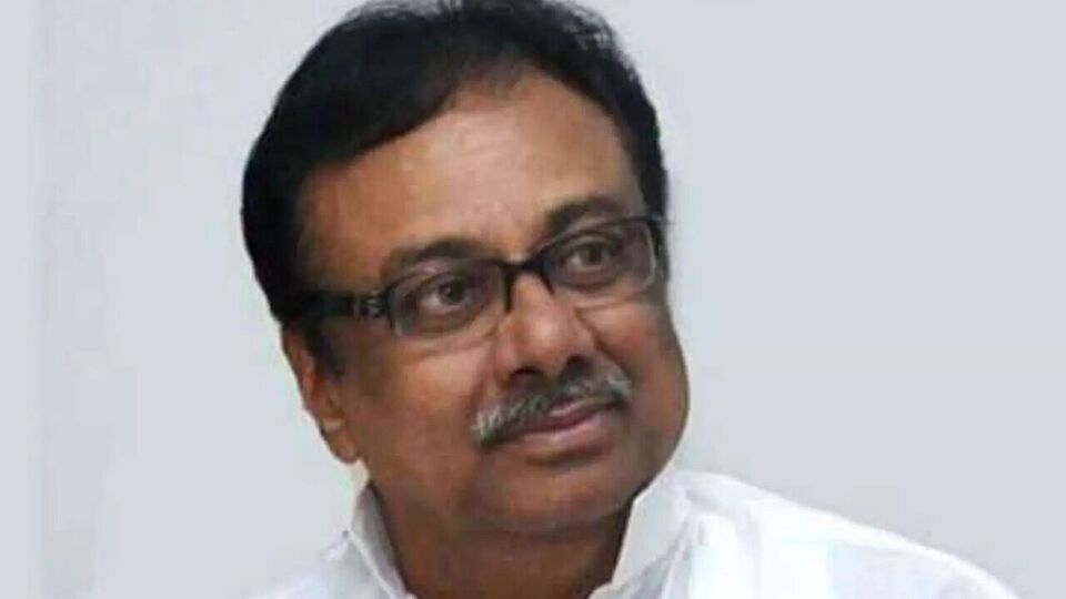 Erode By Election : ஈ.வி.கே.எஸ் தொடர்ந்து முன்னிலை - 12 மணி நிலவரம் இதோ!