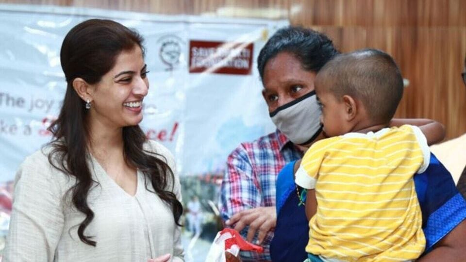 HBDVaralaxmi:‘10 ரூபாவாது கொடுங்க’ - புற்றுநோயாளிகளுக்காக வரலட்சுமி கோரிக்கை!