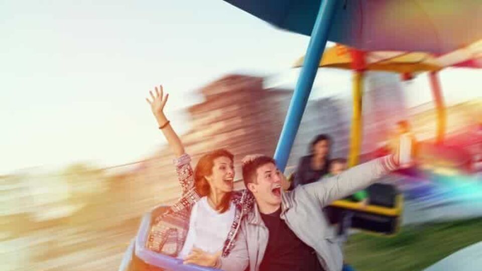 காதலியுடன் சென்று காண வேண்டிய உலகின் டாப் 5 சாகச பூங்காக்கள்!