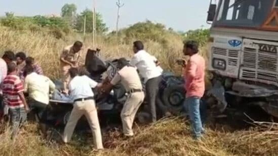 சித்தூர் அருகே நிகழ்ந்த விபத்து