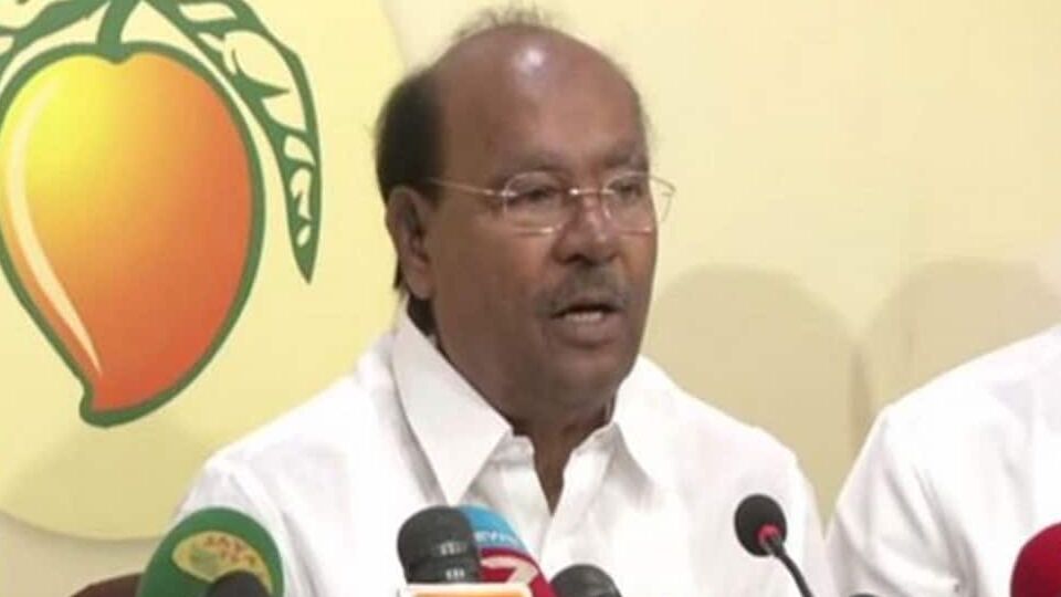 பெரியார் பல்கலை கழகத்தை சீரழிக்கும் துணைவேந்தரை பதவி நீக்கம் செய்க - ராமதாஸ்