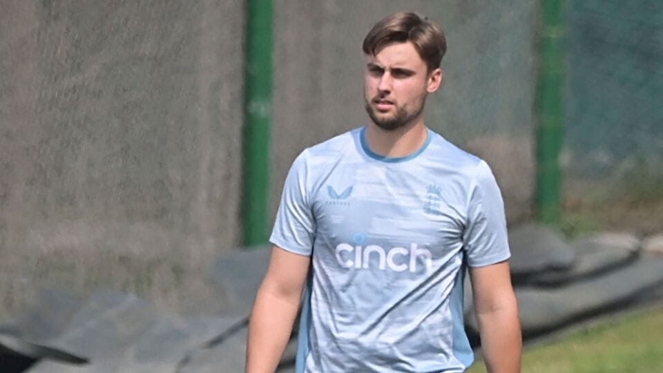 ஐபிஎல் தொடங்கும் முன்னே ஆர்சிபிக்கு சோதனை! காயத்தால் ஆல்ரவுண்டர் விலகல்