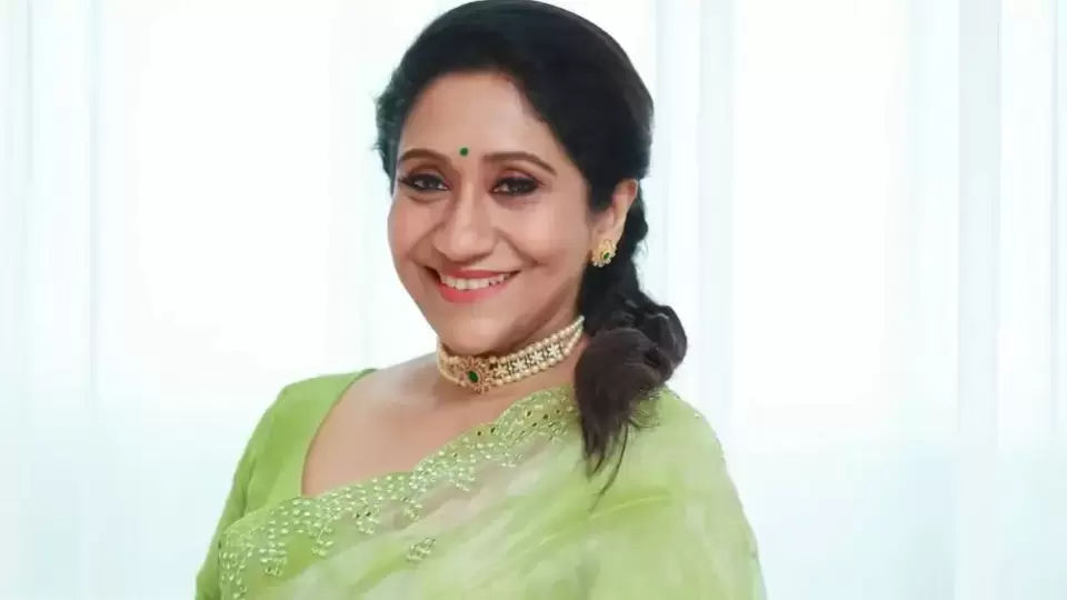 HBD Sujatha மனதை மயக்கும் குரல்; பளிச் புன்னகைவாழ்த்துகள் காதல்