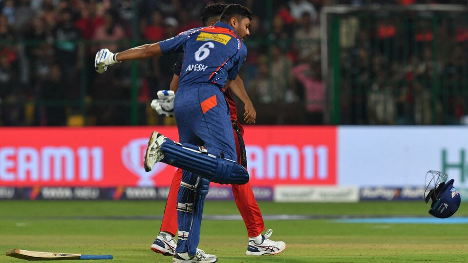 ஹெல்மெட்டை  தூக்கி எரிந்து ஆவேசம் அடைந்த ஆவேஷ் கானுக்கு ஐபிஎல் கண்டனம்!