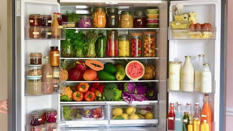 Fridge Cleaning Tips: உங்கள் பிரிட்ஜ் துர்நாற்றம் வீசுகிறதா?  இத டிரை பண்ணுங்க!