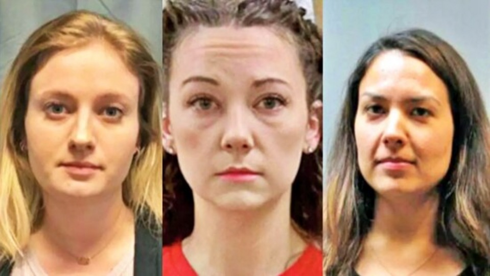 Teachers Arrest: மாணவர்களுடன் பாலியல் உறவில் ஈடுபடுட்ட பெண் ஆசிரியர்கள் கைது!