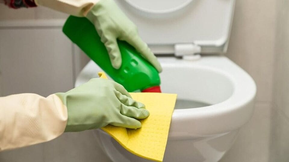 Bathroom Cleaning Tips அசுத்தமாக இருக்கும் பாத்ரூமை இப்படிக் கூட