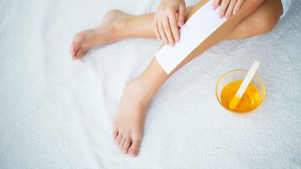 Low cost Waxing: 10 ருபாய் செலவில் வீட்டிலேயே வேக்ஸிங் செய்வது எப்படி?