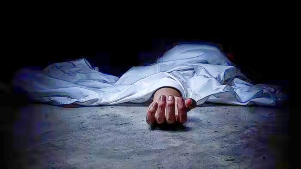 Crime: பெண்ணின் தலை மூன்று துண்டுகள் - மரத்தில் தொங்கிய கணவர்..!