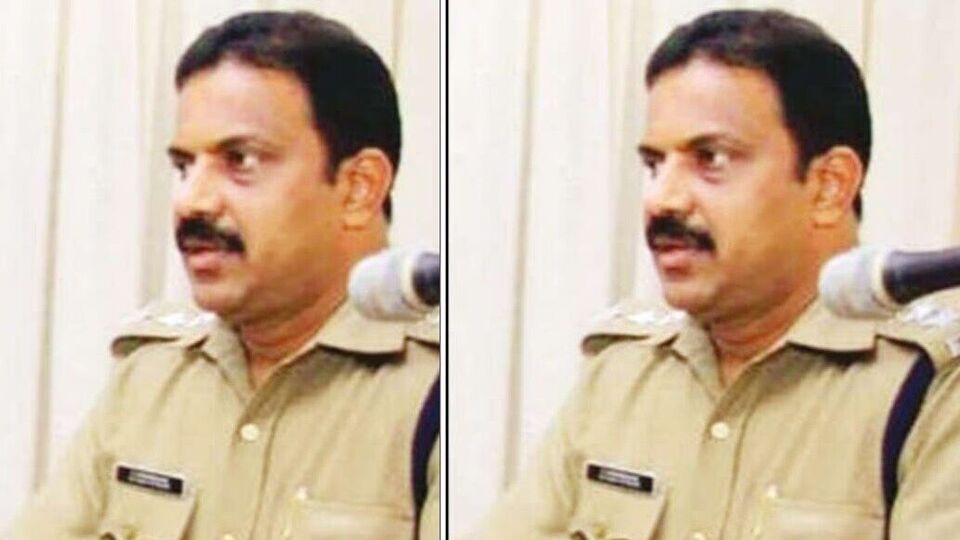 Former DSP Suicide : டிஎஸ்பி ரயில் முன் பாய்ந்து தற்கொலை - சிக்கிய உருக்கமான கடிதம்.. காரணம் என்ன?